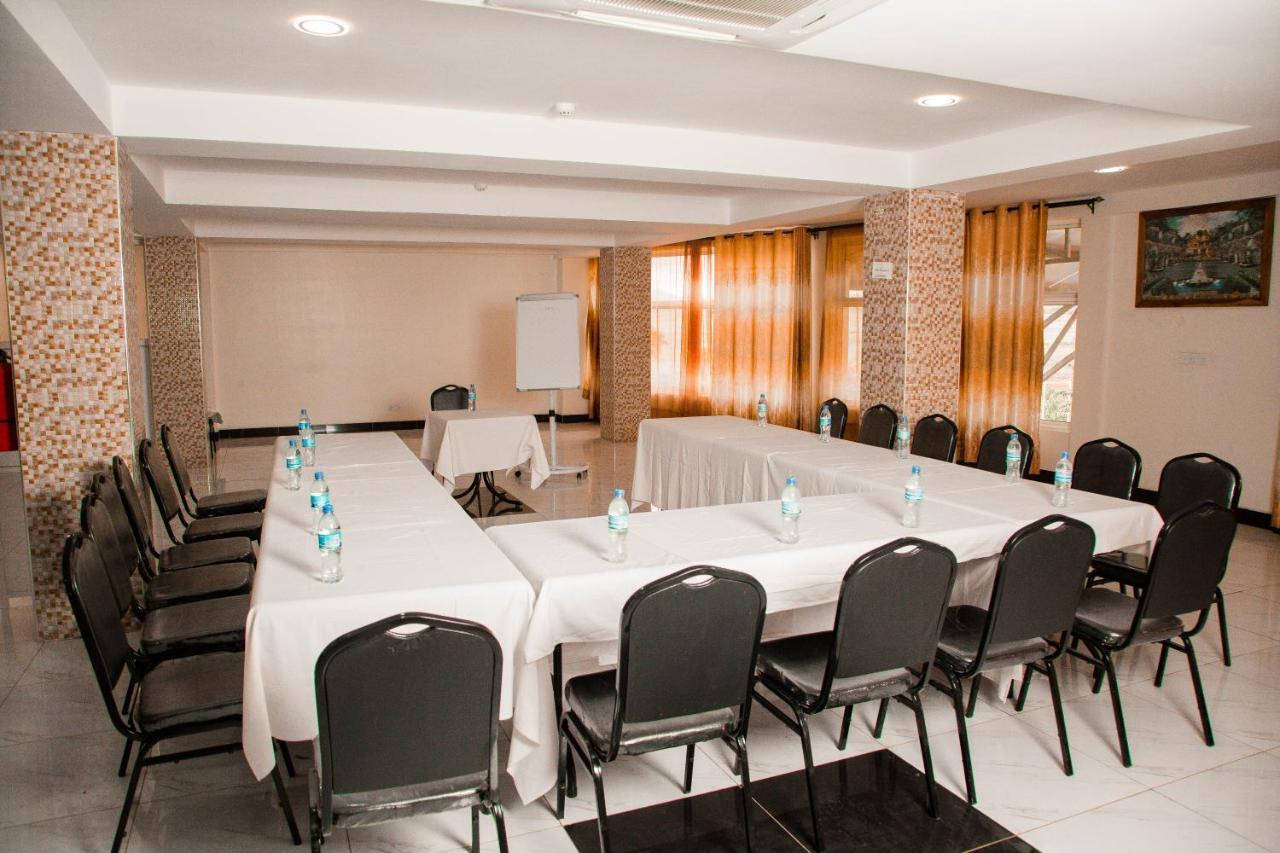A1 Hotel And Resort Arusha Extérieur photo